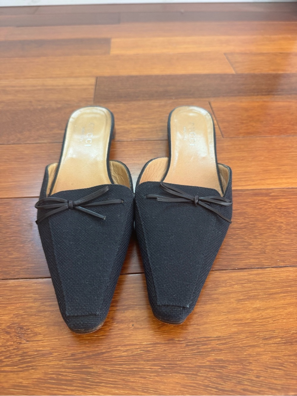 Gucci Black Pointed Toe Bow Slip-On Mules - Women